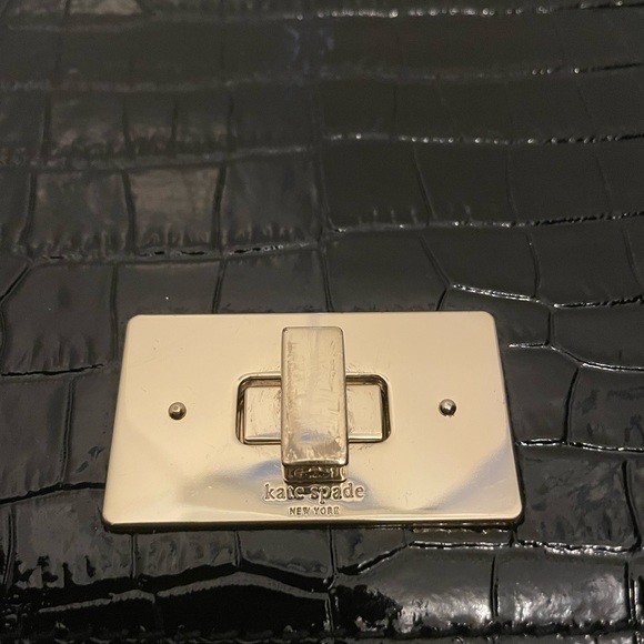 100% AUTHENTIC KATE SPADE PATENT LEATHER CROC EMBOSSED CROSSBODY BAG - Picture 6 of 6